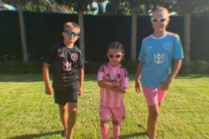 瓦尔迪妻子社媒晒娃，三个孩子都身穿迈阿密国际球衣