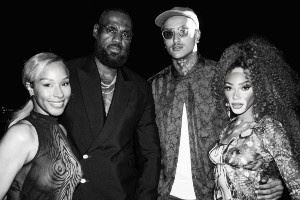 老队友重聚！库兹马未婚妻晒欧洲度假照 詹姆斯夫妇惊喜现身👀