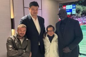 世界名画！贝克汉姆晒与成龙、姚明和奥尼尔合影：与三位传奇见面