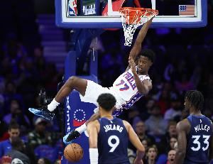 飞天遁地！探花埃奇库姆表现亮眼18中10砍26分 5抢断多次反击打进