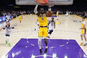 攻防积极！艾顿半场7中6高效拿下13分4板2助1断1帽