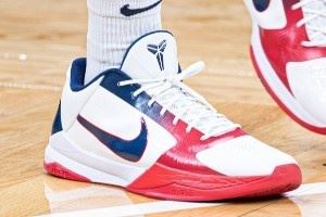 全是哈士奇PE!球鞋媒体惊叹康涅狄格大学球员上脚狠货球鞋!